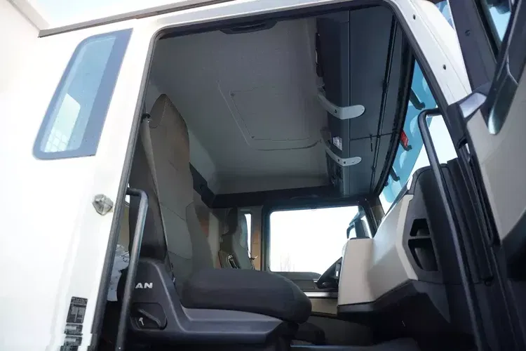 MAN TGS 26.420 6x4 / Fassi F215A.2.24 / Pilot / Rotator / 170 tys. km / platforma 6.7 m zdjęcie 20