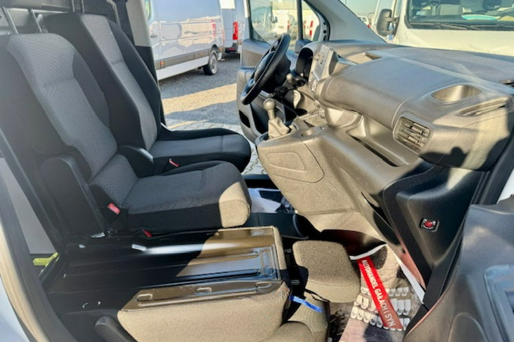 Toyota Proace City SALON PL / 114tys.km / L2H1 DŁUGI / 3 OSOBY / KLIMA / SERVIS/GWARANCJA zdjęcie 8