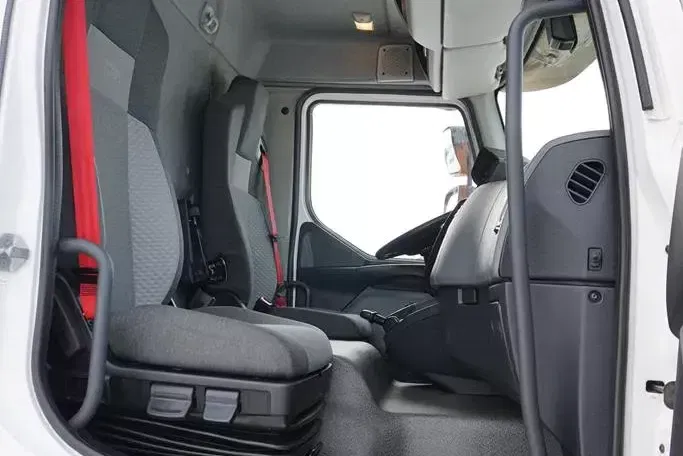 Renault D 16 / 250 / ACC / E 6 / FIRANKA + WINDA / ŁAD. 7 135 KG / 20 PALET zdjęcie 8