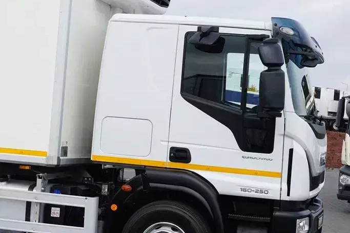 Iveco EUROCARGO / 160-250 / E 6 / CHŁODNIA + WINDA / 14 EUROPALET zdjęcie 32