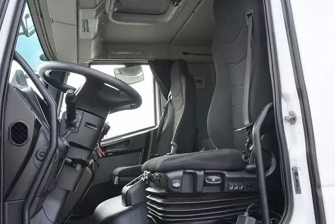 Iveco EUROCARGO / 160-250 / E 6 / CHŁODNIA + WINDA / 14 EUROPALET zdjęcie 7