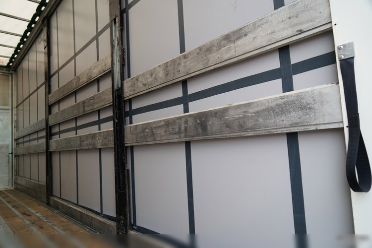 Fruehauf / PRZYCZEPA / PRZEJAZDOWA / OSIE SAF / 2022 / zdjęcie 17