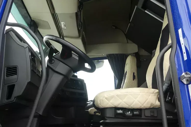 Volvo FH4 460 / EURO 6 / AUTOMAT / I -SHIFT / STANDARD / zdjęcie 18