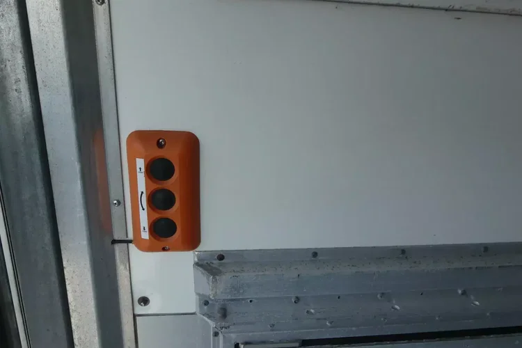 Scania P230 / KONTENER + WINDA / OPTICRUISE / zdjęcie 19