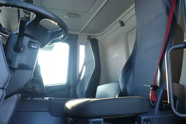 Scania P230 / KONTENER + WINDA / OPTICRUISE / zdjęcie 23