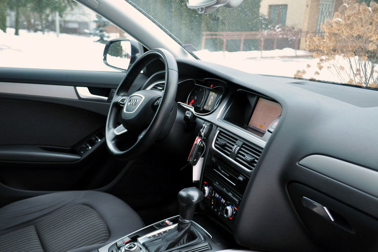 Audi A4 2.0TDI(177KM) Lift Radar ACC Xenon Led Navi Welur 2xParktr. Alu16"ASO zdjęcie 18