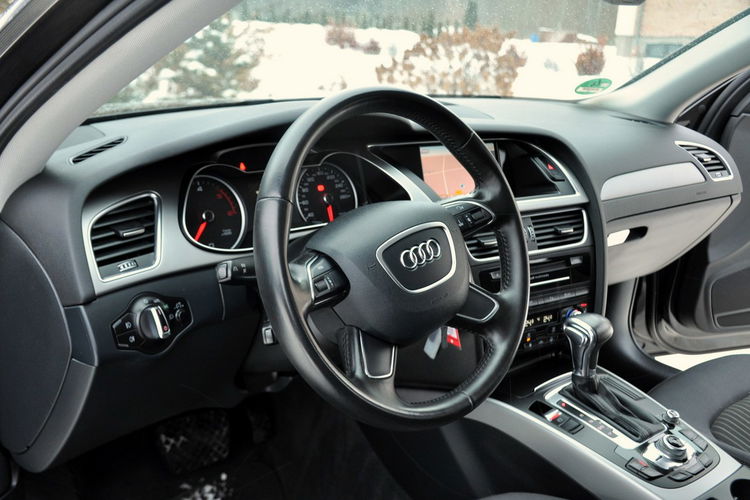 Audi A4 2.0TDI(177KM) Lift Radar ACC Xenon Led Navi Welur 2xParktr. Alu16"ASO zdjęcie 22