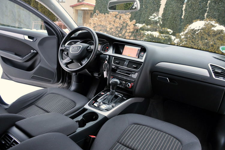 Audi A4 2.0TDI(177KM) Lift Radar ACC Xenon Led Navi Welur 2xParktr. Alu16"ASO zdjęcie 24