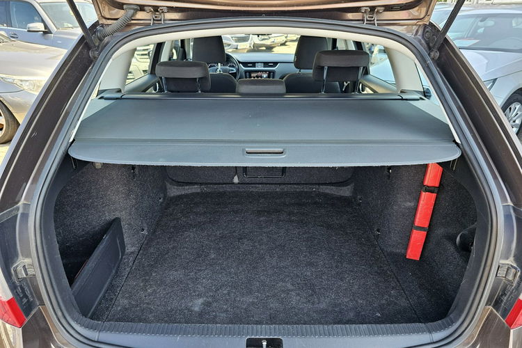 Skoda Octavia Pierwszy właściciel, bluetooth, czujniki parkowania, klimatronik zdjęcie 30