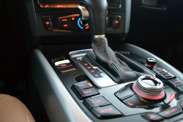 Audi Q5 2.0 211KM Zarejestrowany CLIMA Automat Nowy RozrząD zdjęcie 14