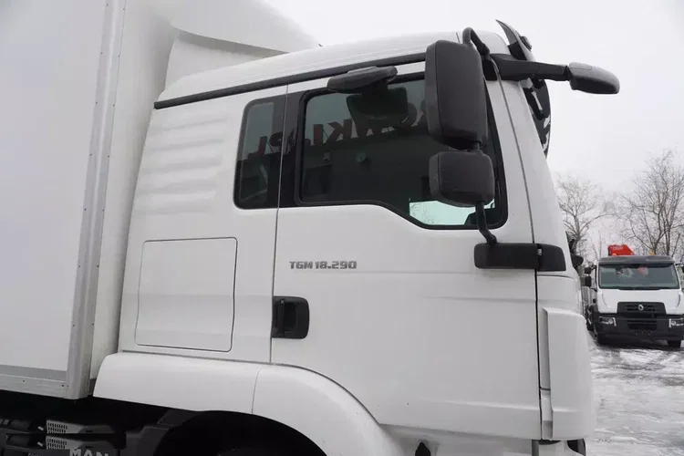 MAN TGM 18.290 4x2 LL / Kontener 18 EPAL / Kab. sypialna / Winda ZEPRO 2 t zdjęcie 13