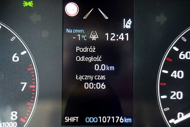 Toyota Yaris Navi+TEMPOMAT AKTYWNY+Parktronic GWAR. 1wł KRAJOWY Bezwyp 4x2 zdjęcie 25