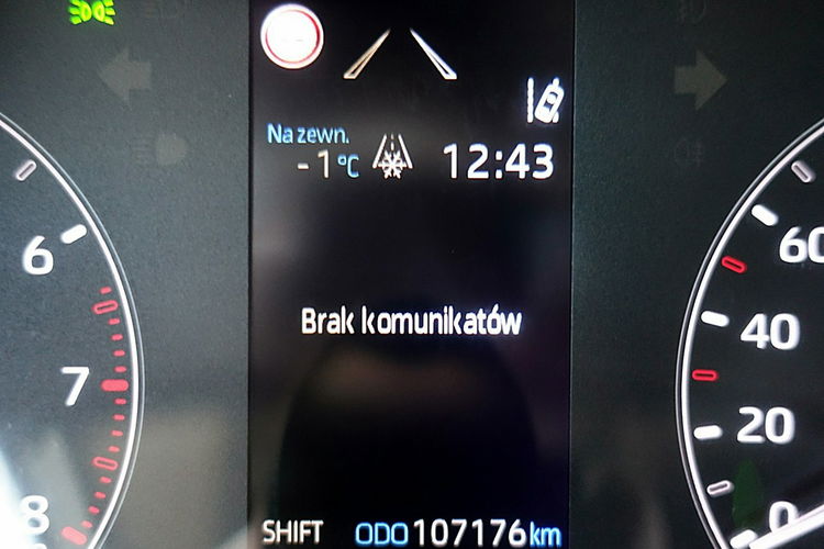 Toyota Yaris Navi+TEMPOMAT AKTYWNY+Parktronic GWAR. 1wł KRAJOWY Bezwyp 4x2 zdjęcie 37