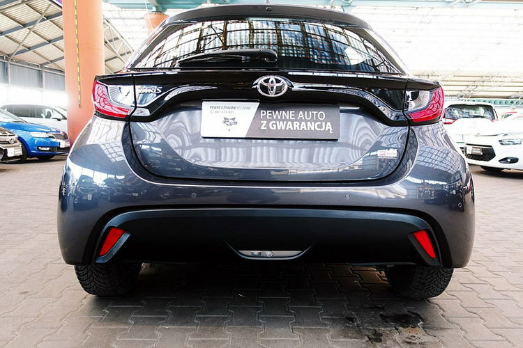 Toyota Yaris Navi+TEMPOMAT AKTYWNY+Parktronic GWAR. 1wł KRAJOWY Bezwyp 4x2 zdjęcie 2
