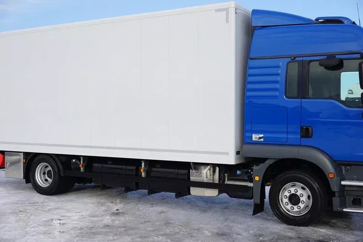 MAN TGM / 15.290 / EURO 6 / KONTENER + WINDA / ŁAD. 7 465 KG / 18 PALET zdjęcie 16