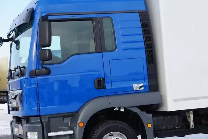 MAN TGM / 15.290 / EURO 6 / KONTENER + WINDA / ŁAD. 7 465 KG / 18 PALET zdjęcie 24