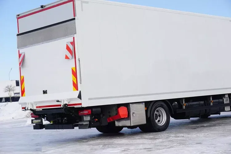 MAN TGM / 15.290 / EURO 6 / KONTENER + WINDA / ŁAD. 7 465 KG / 18 PALET zdjęcie 31