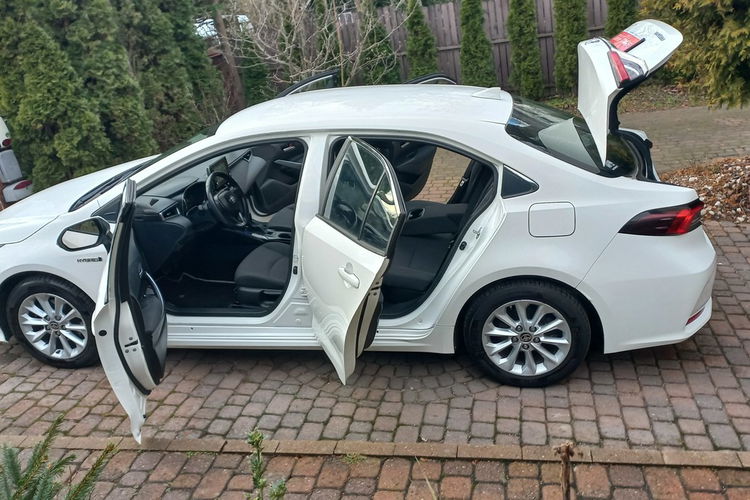 Toyota Corolla E-CVT 1.8 Hybryda Pełna historia FV23% 51 tys export Kamera cofania zdjęcie 12