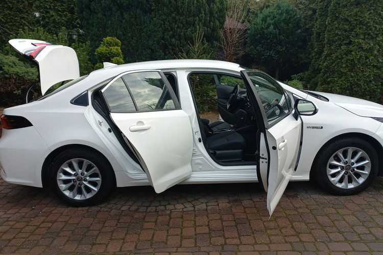 Toyota Corolla E-CVT 1.8 Hybryda Pełna historia FV23% 51 tys export Kamera cofania zdjęcie 13