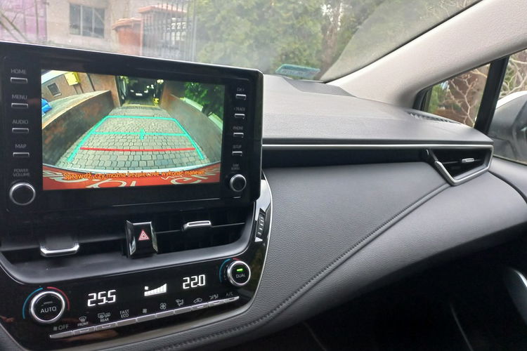 Toyota Corolla E-CVT 1.8 Hybryda Pełna historia FV23% 51 tys export Kamera cofania zdjęcie 15