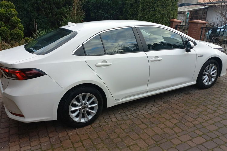 Toyota Corolla E-CVT 1.8 Hybryda Pełna historia FV23% 51 tys export Kamera cofania zdjęcie 34