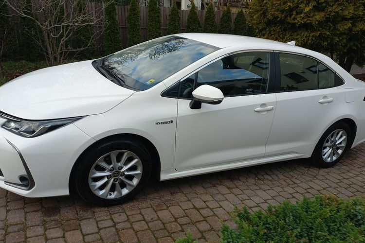 Toyota Corolla E-CVT 1.8 Hybryda Pełna historia FV23% 51 tys export Kamera cofania zdjęcie 35