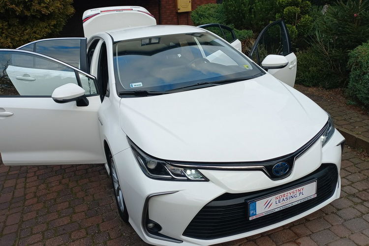 Toyota Corolla E-CVT 1.8 Hybryda Pełna historia FV23% 51 tys export Kamera cofania zdjęcie 4