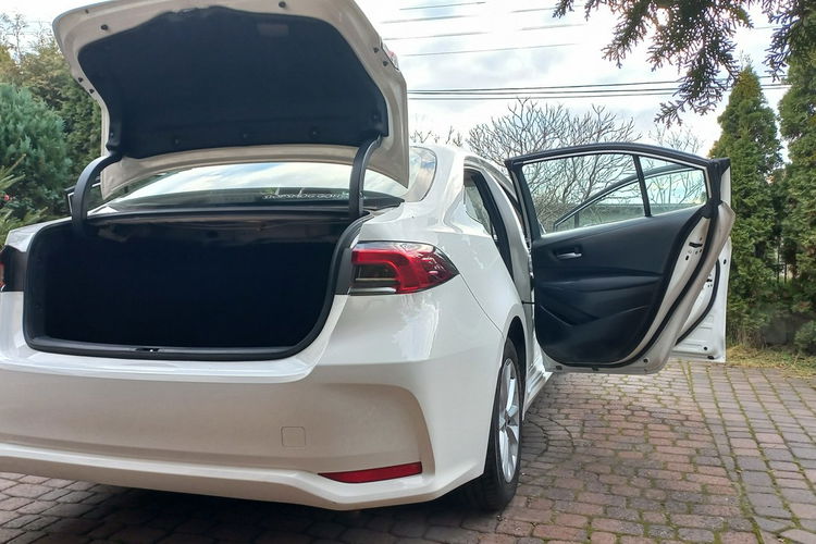 Toyota Corolla E-CVT 1.8 Hybryda Pełna historia FV23% 51 tys export Kamera cofania zdjęcie 9