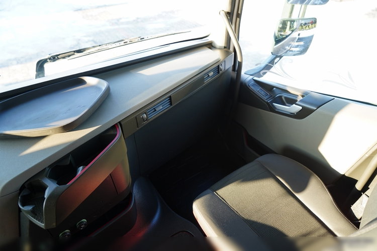 Volvo FH 460 / HYDRAULIKA / NISKA KABINA / I-SHIFT /  zdjęcie 27