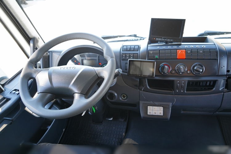 Iveco EUROCARGO 160E25 E6 / FIRANKA - 6 m / SOLÓWKA / WINDA ZAŁADOWCZA / AUTOMAT /  zdjęcie 33