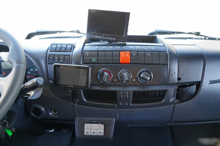 Iveco EUROCARGO 160E25 E6 / FIRANKA - 6 m / SOLÓWKA / WINDA ZAŁADOWCZA / AUTOMAT /  zdjęcie 34