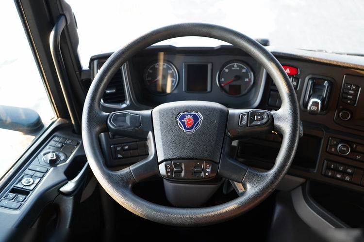 Scania R 450 / PEŁNY ADR / RETARDER / KLIMATYZACJA POSTOJOWA / ALUFELGI / 2022 ROK / zdjęcie 27