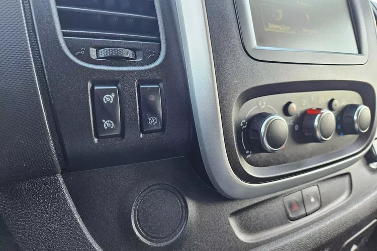 Renault Trafic L2H1 84900zł NETTO Brygadówka 5 osób 2.0dCi/145KM zdjęcie 27