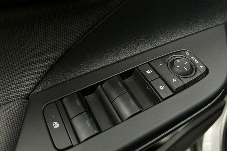 Toyota C-HR 1.8 HSD 140KM STYLE, salon Polska, gwarancja, FV23% zdjęcie 18