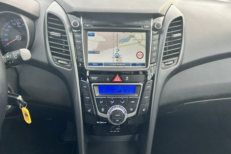 Hyundai i30 Super stan Full opcja zdjęcie 12