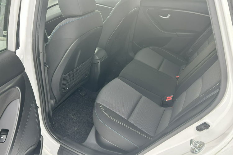 Hyundai i30 Super stan Full opcja zdjęcie 16
