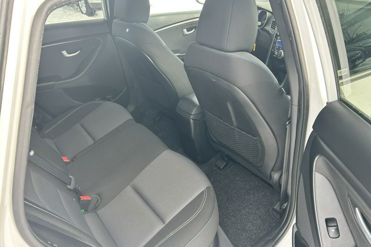 Hyundai i30 Super stan Full opcja zdjęcie 17
