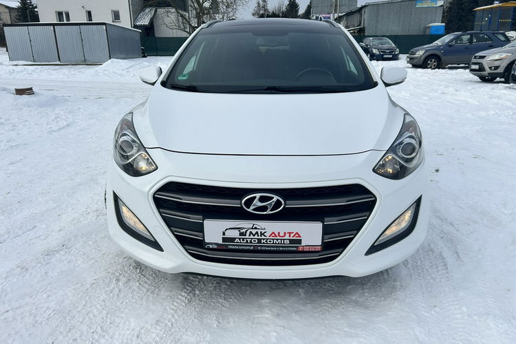 Hyundai i30 Super stan Full opcja zdjęcie 2