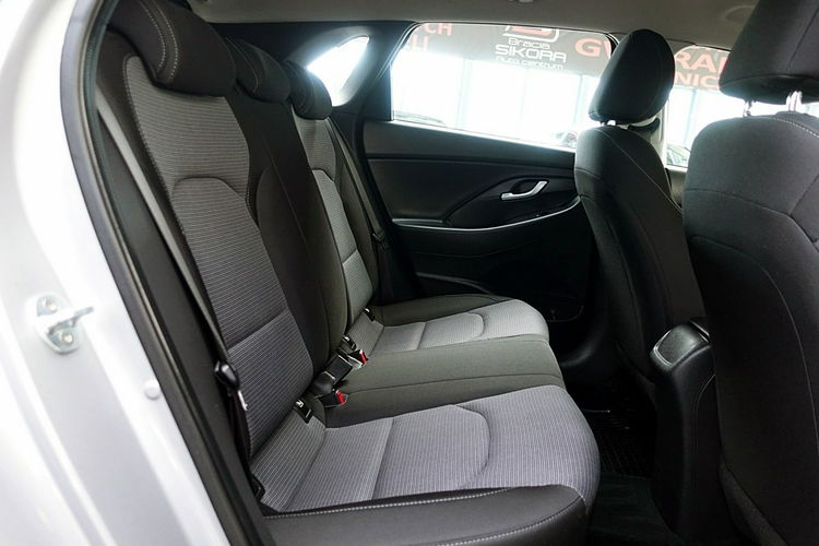 Hyundai i30 1, 5 16V Led+TEMPOMAT GWARANCJA 1WŁ Kraj Bezwypadkowy F23% 4x2 zdjęcie 11