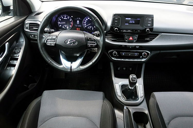 Hyundai i30 1, 5 16V Led+TEMPOMAT GWARANCJA 1WŁ Kraj Bezwypadkowy F23% 4x2 zdjęcie 12