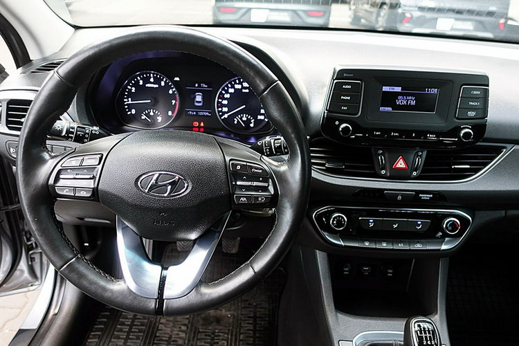 Hyundai i30 1, 5 16V Led+TEMPOMAT GWARANCJA 1WŁ Kraj Bezwypadkowy F23% 4x2 zdjęcie 17