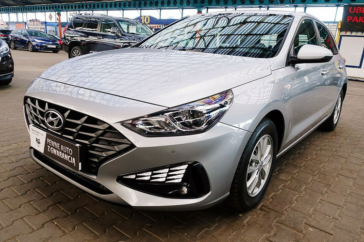 Hyundai i30 1, 5 16V Led+TEMPOMAT GWARANCJA 1WŁ Kraj Bezwypadkowy F23% 4x2 zdjęcie 6