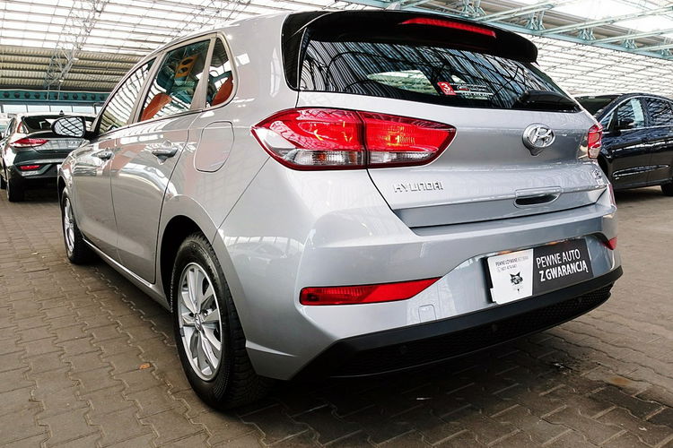 Hyundai i30 1, 5 16V Led+TEMPOMAT GWARANCJA 1WŁ Kraj Bezwypadkowy F23% 4x2 zdjęcie 7