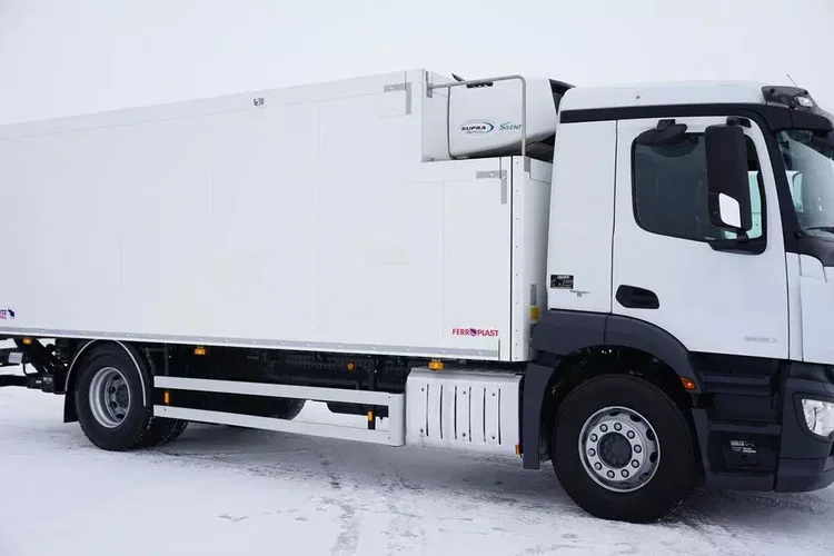 Mercedes ANTOS / 1830 / E 6 / CHŁODNIA + WINDA / 16 PALET / 83 000 KM zdjęcie 16