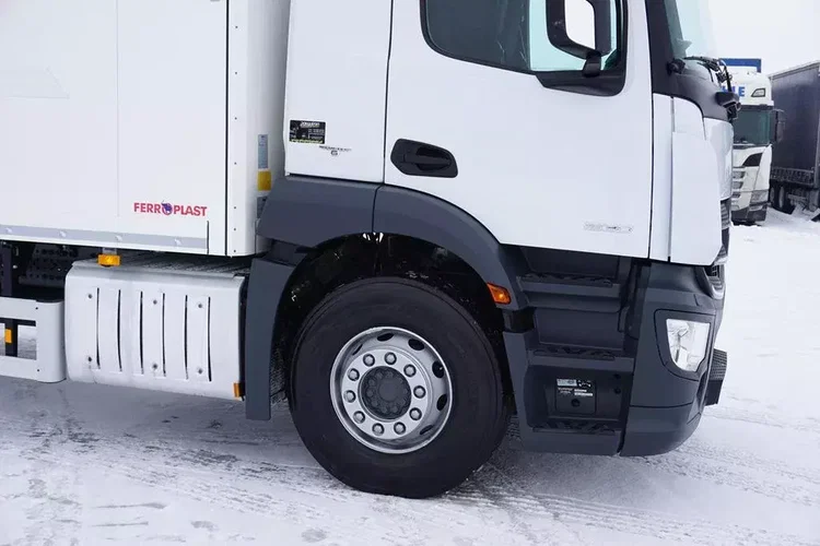 Mercedes ANTOS / 1830 / E 6 / CHŁODNIA + WINDA / 16 PALET / 83 000 KM zdjęcie 18