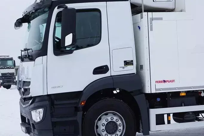Mercedes ANTOS / 1830 / E 6 / CHŁODNIA + WINDA / 16 PALET / 83 000 KM zdjęcie 25