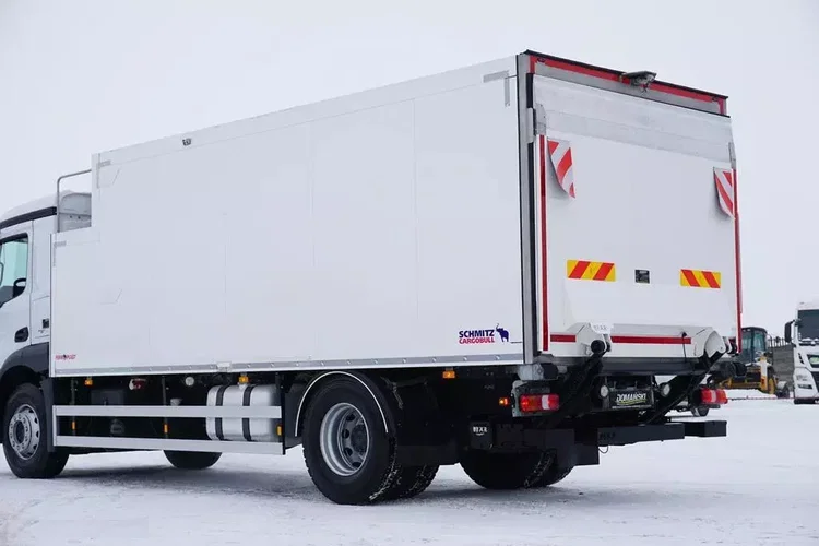 Mercedes ANTOS / 1830 / E 6 / CHŁODNIA + WINDA / 16 PALET / 83 000 KM zdjęcie 27