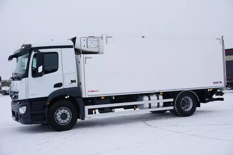 Mercedes ANTOS / 1830 / E 6 / CHŁODNIA + WINDA / 16 PALET / 83 000 KM zdjęcie 3