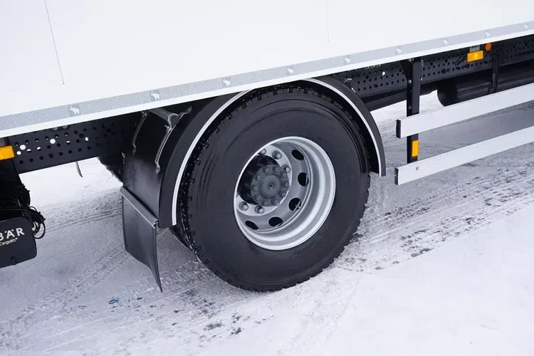 Mercedes ANTOS / 1830 / E 6 / CHŁODNIA + WINDA / 16 PALET / 83 000 KM zdjęcie 33