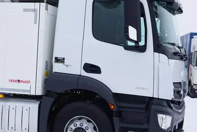 Mercedes ANTOS / 1830 / E 6 / CHŁODNIA + WINDA / 16 PALET / 83 000 KM zdjęcie 36